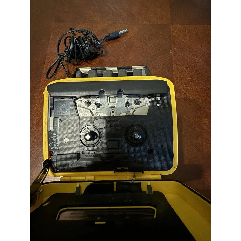 Vtg Sony Walkman Sports WM-AF59 FM/AM‎ Radio Cassette Player Auto Reverse